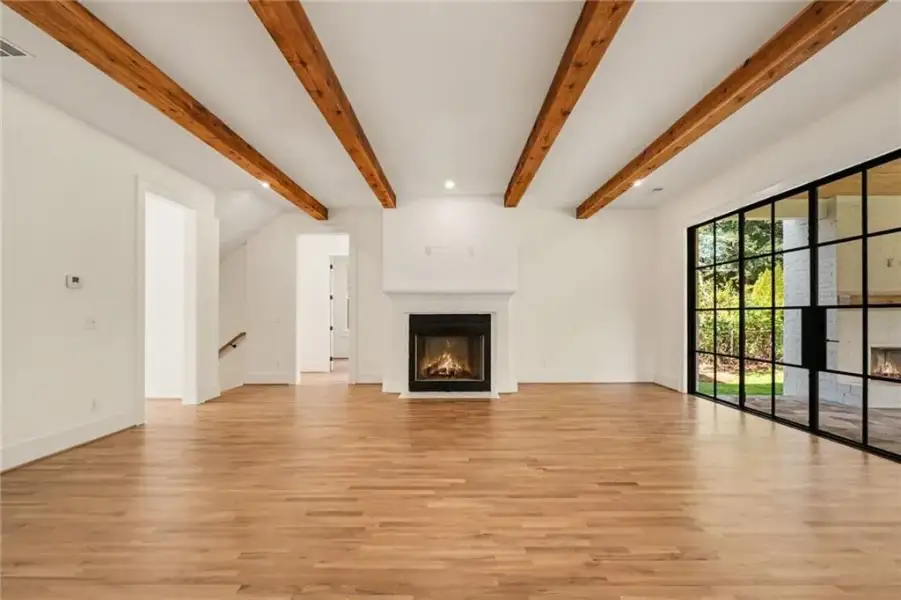 Spacious, unfurnished interior of a new home in , Atlanta (Image 21).