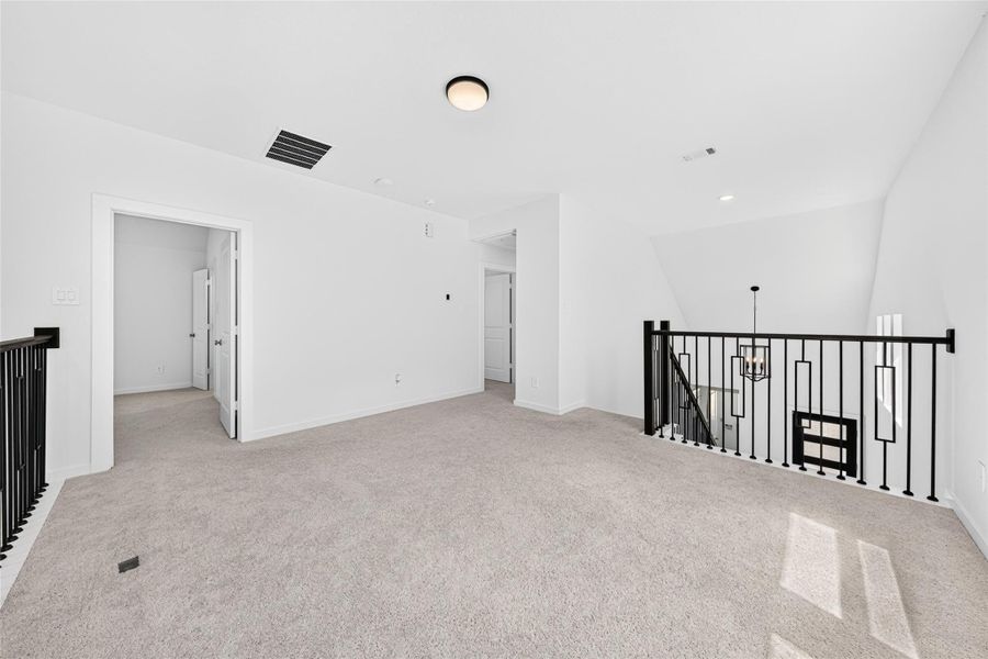 Spacious, unfurnished interior of a new home in Cross Creek Ranch: 40ft. lots, Fulshear (Image 31). Spacious, unfurnished interior of a new home in Cross Creek Ranch: 40ft. lots, Fulshear (Image 31).