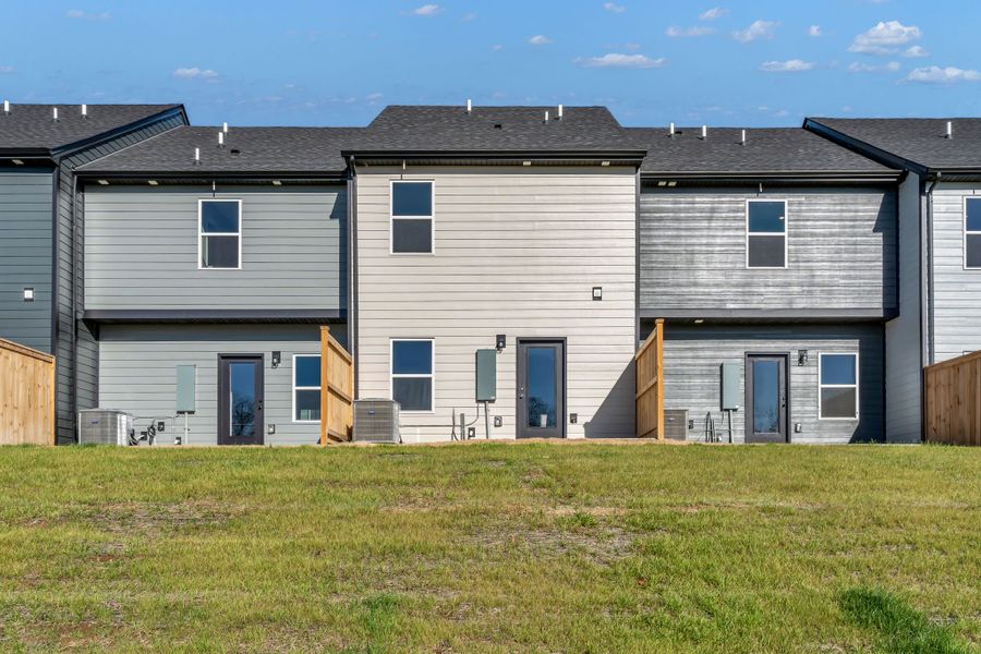 Exterior details and patio area of a home in Oxford Station, Gallatin (Image 19).