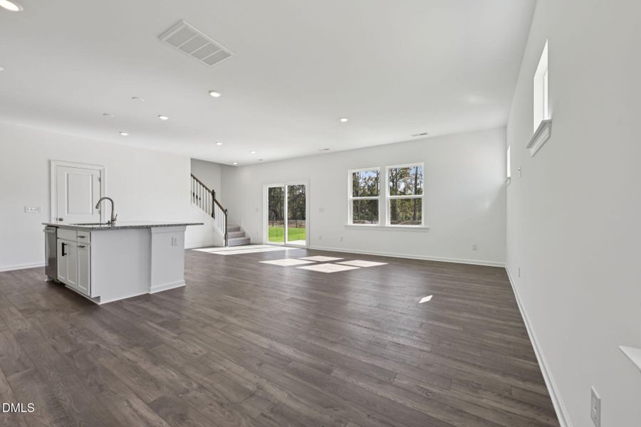 60-web-or-mls-513 Soar Ln - 011