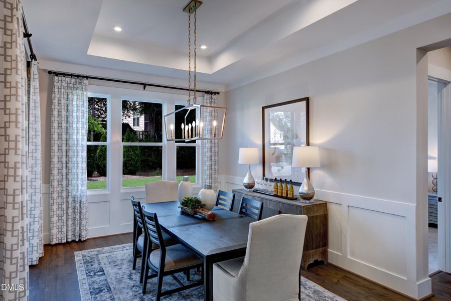 LOCE_0058_00-Sebastian J_Dining 03 LOCE_0058_00-Sebastian J_Dining 03