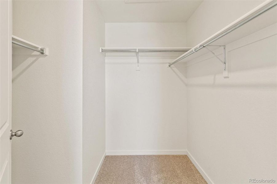 Spacious, unfurnished interior of a new home in The Ridge at Lorson Ranch, Colorado Springs (Image 16).