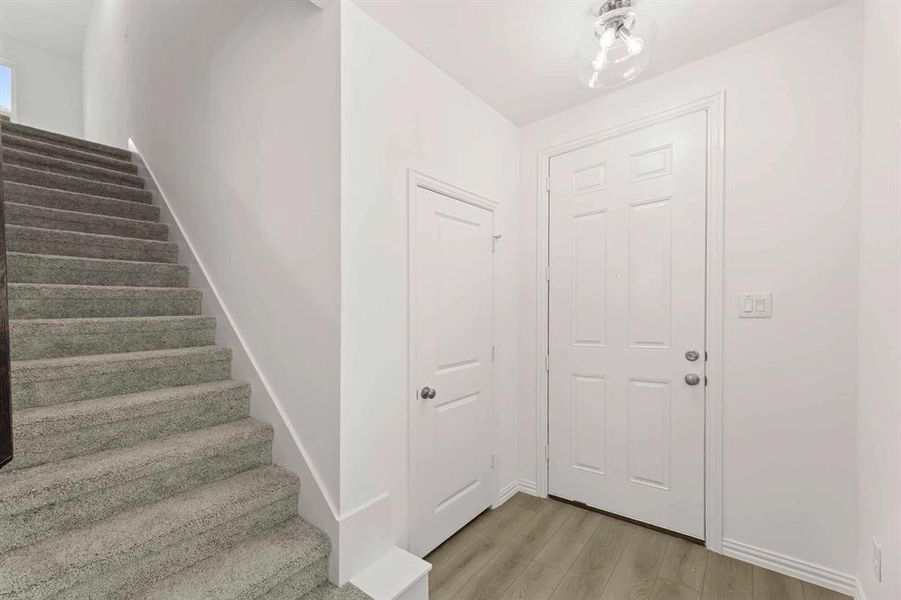 Spacious, unfurnished interior of a new home in Devonshire 40s, Forney (Image 23).