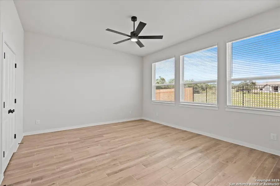 Spacious, unfurnished interior of a new home in Stream Waters, Seguin (Image 9). Spacious, unfurnished interior of a new home in Stream Waters, Seguin (Image 9).