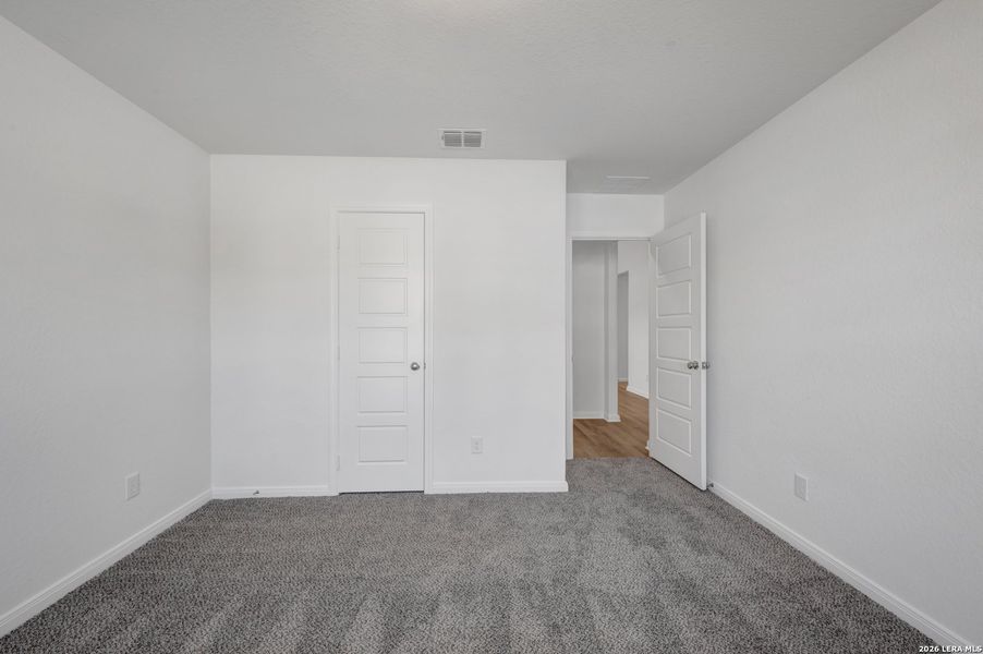 Spacious, unfurnished interior of a new home in Greenspoint Heights, Seguin (Image 43).