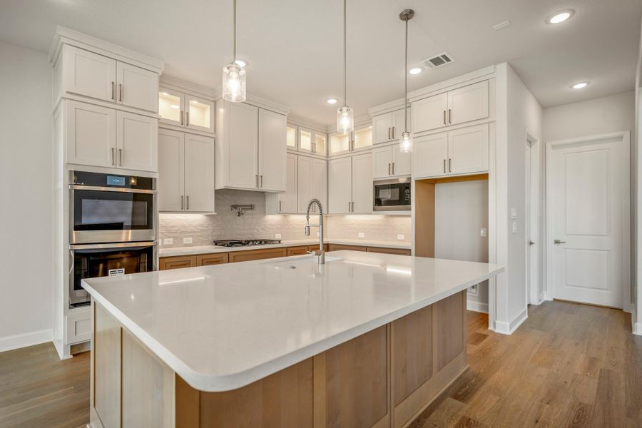 Furnished interior view inside a new home in Sienna 70′ Lots, Missouri City (Image 19).