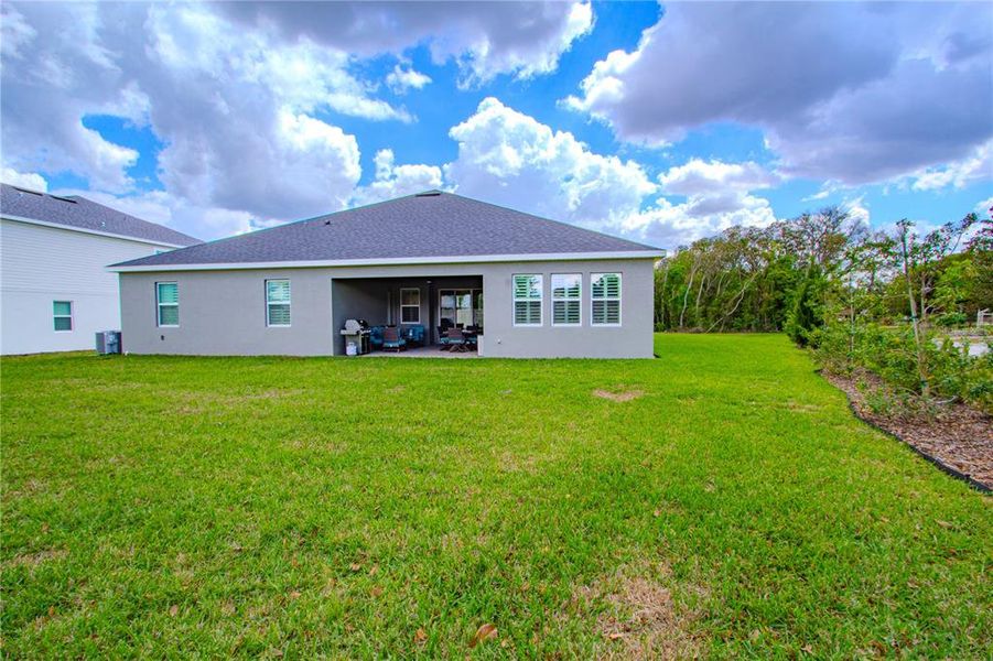 Exterior details and patio area of a home in Francisco Park, Oviedo (Image 23).