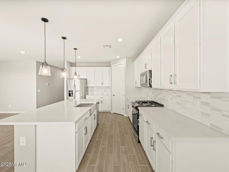 41-1W0A0663 41-1W0A0663