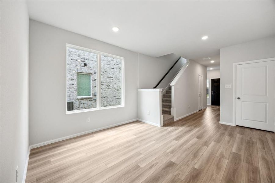 Spacious, unfurnished interior of a new home in AnaCapri, Anna (Image 14).