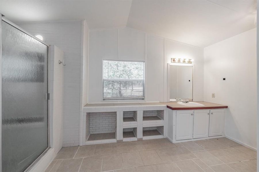 Furnished interior view inside a new home in , Millsap (Image 9).