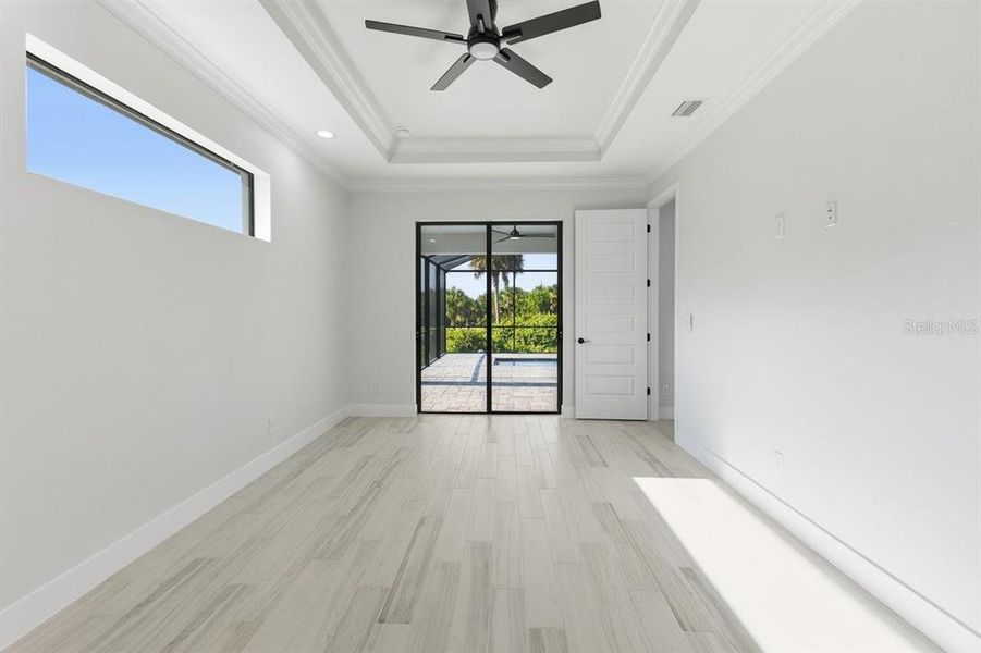 Spacious, unfurnished interior of a new home in , Englewood (Image 34).