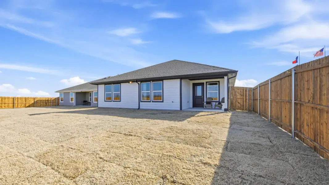 Exterior details and patio area of a home in Dry Creek, Bridgeport (Image 3).