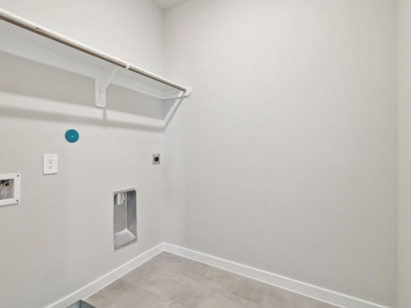 Spacious, unfurnished interior of a new home in Kemah Crossing - City Series, Kemah (Image 17). Spacious, unfurnished interior of a new home in Kemah Crossing - City Series, Kemah (Image 17).