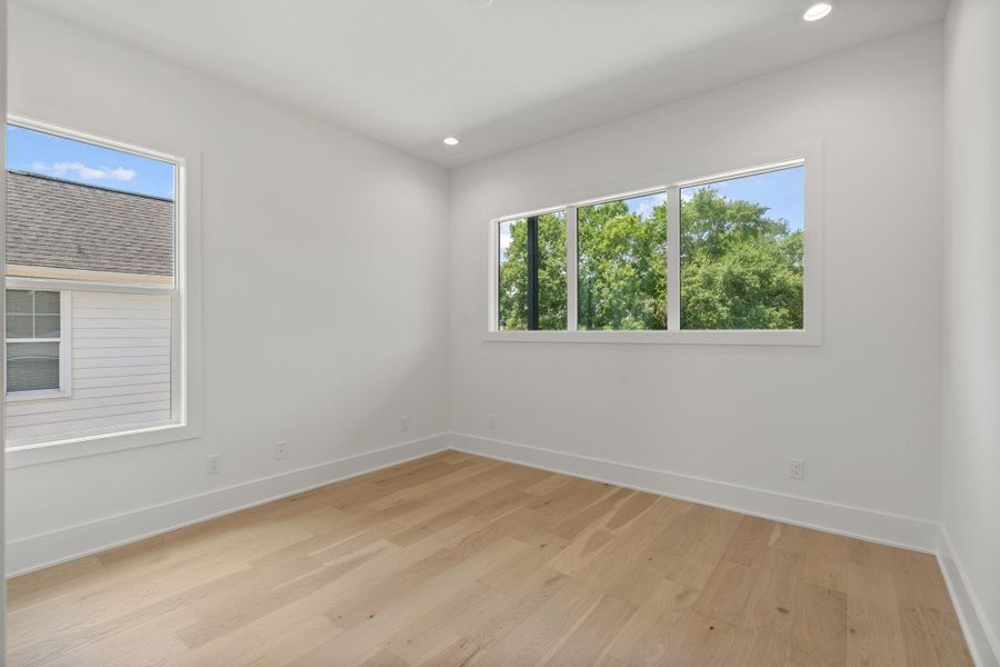 Spacious, unfurnished interior of a new home in , Houston (Image 21).