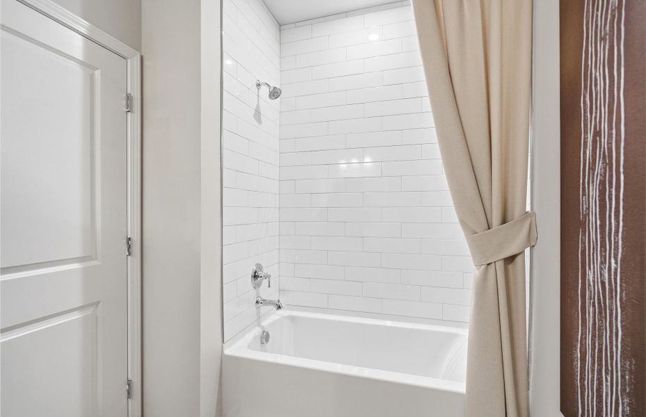 Representative interior finishes for a home built from the Valen by Pulte Homes in Harrington, Greenville (Image 22).