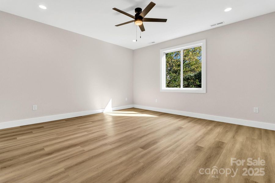 Spacious, unfurnished interior of a new home in , Asheville (Image 32).
