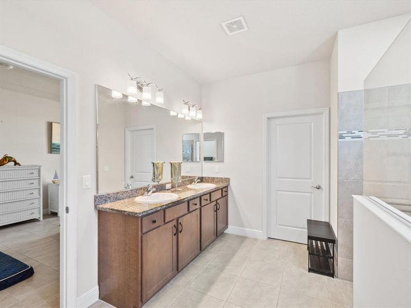 Furnished interior view inside a new home in , Hudson (Image 14).