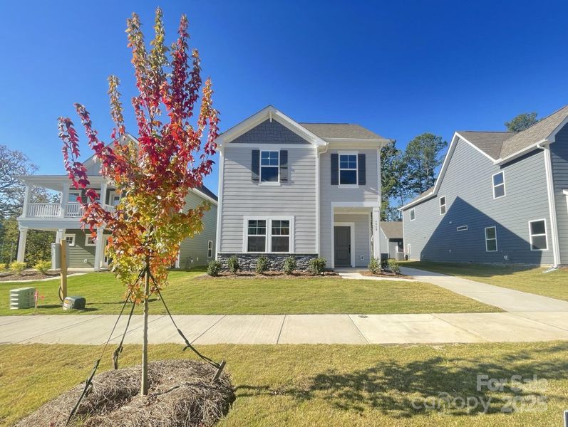 Image 14 of a home in Arbor Village.