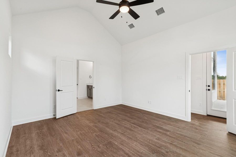 Spacious, unfurnished interior of a new home in Colton 45' Homesites, Todd Mission (Image 19).