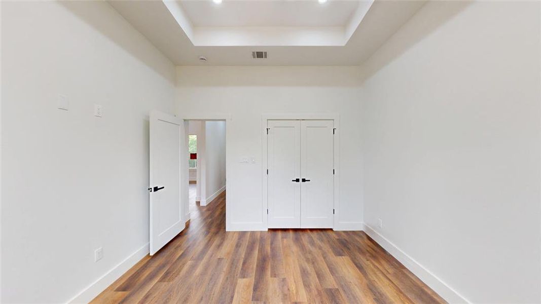 Spacious, unfurnished interior of a new home in , Cleburne (Image 23).