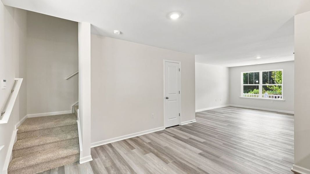 Spacious, unfurnished interior of a new home in Hawk Ridge, Anderson (Image 22).