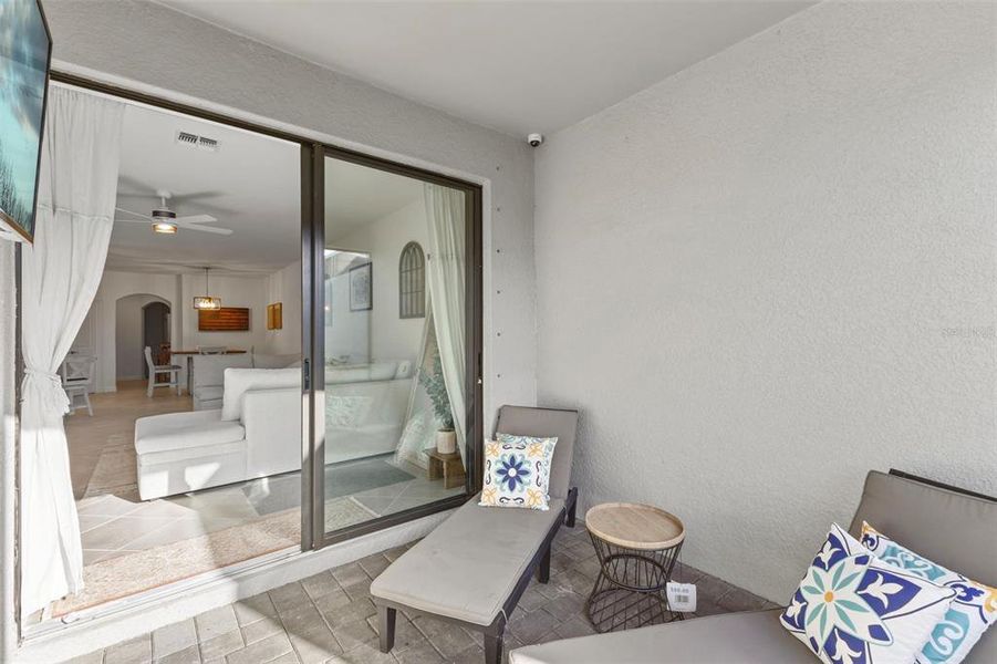 Exterior details and patio area of a home in , Bradenton (Image 4).