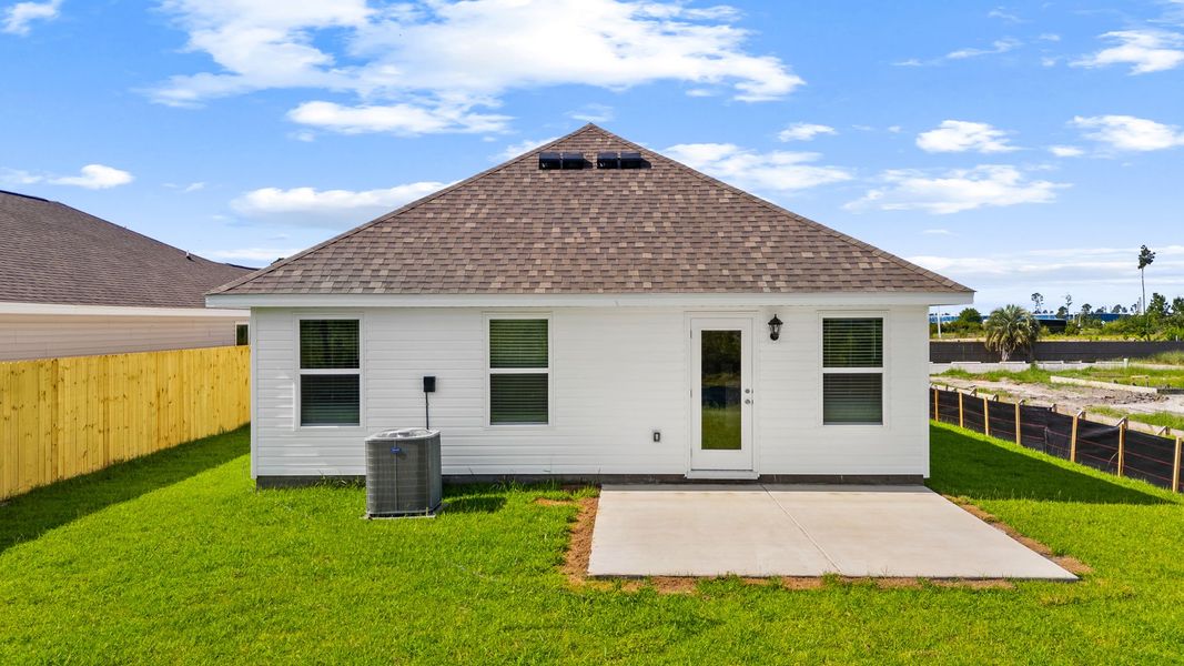 Exterior details and patio area of a home in Morningside, Panama City (Image 16).