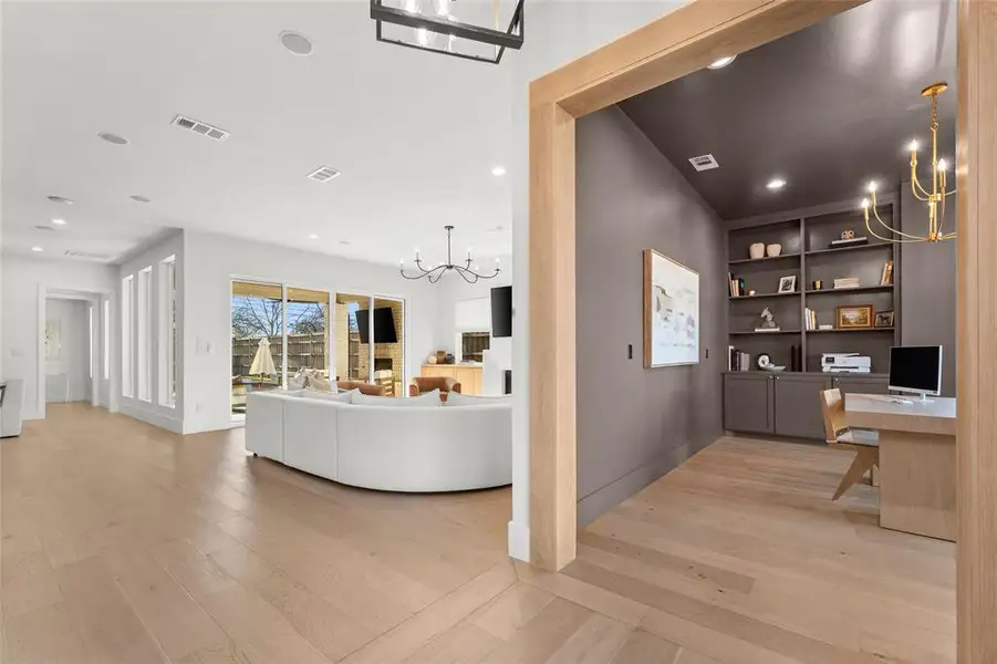 Furnished interior view inside a new home in , Dallas (Image 15).