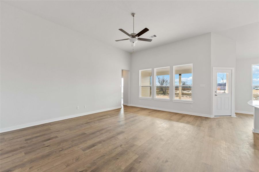Spacious, unfurnished interior of a new home in Southfork Ranch, Sealy (Image 29).