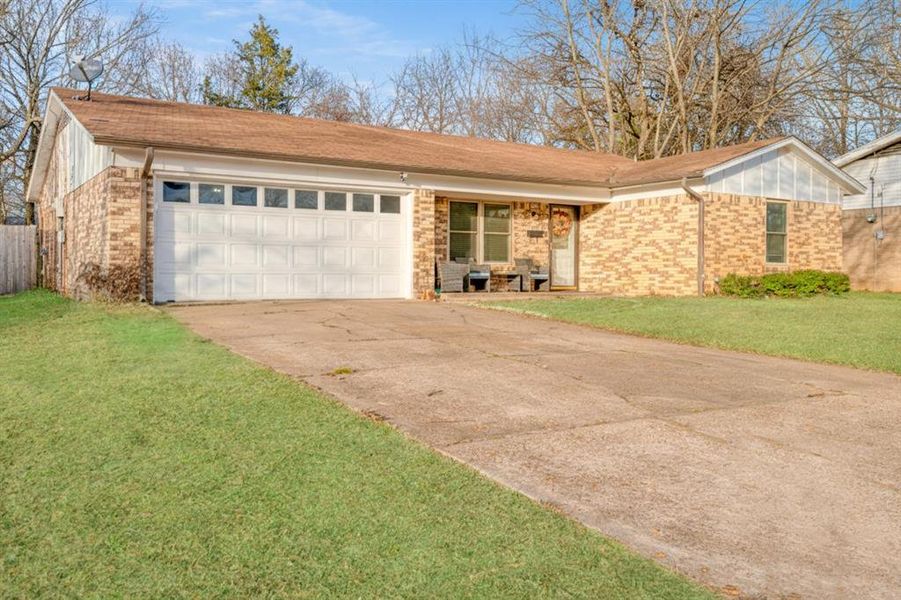 Exterior details and patio area of a home in , Paris (Image 2). Exterior details and patio area of a home in , Paris (Image 2).