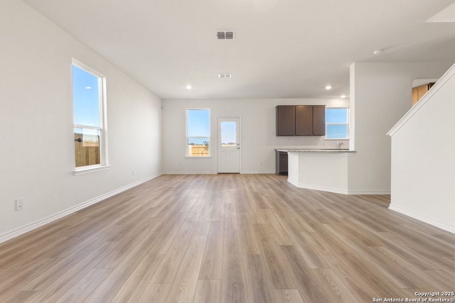 Spacious, unfurnished interior of a new home in , San Antonio (Image 6).
