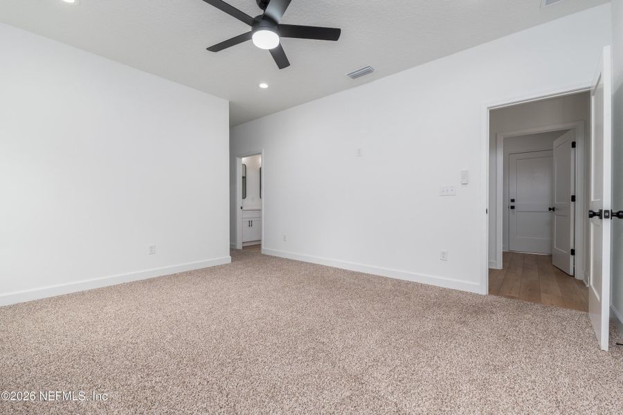 Spacious, unfurnished interior of a new home in , Starke (Image 24).