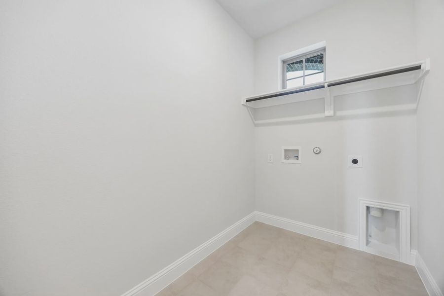 Spacious, unfurnished interior of a new home in Silo Mills, Joshua (Image 16).