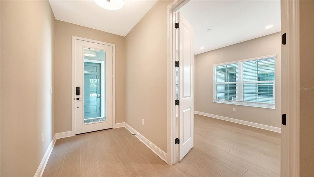 Spacious, unfurnished interior of a new home in Windward, Lakewood Ranch (Image 30).