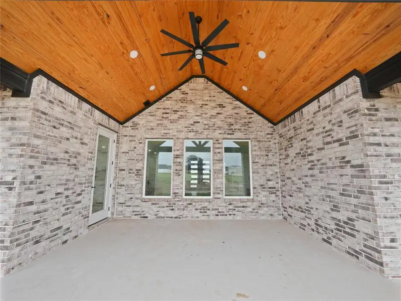 Exterior details and patio area of a home in , Weatherford (Image 4).