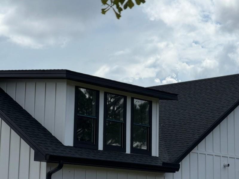 Exterior details and patio area of a home in , Jesup (Image 20).