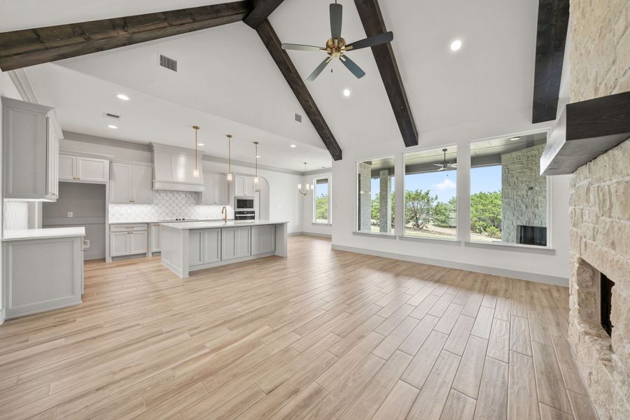 Image 32 of a home in Vintage Oaks.