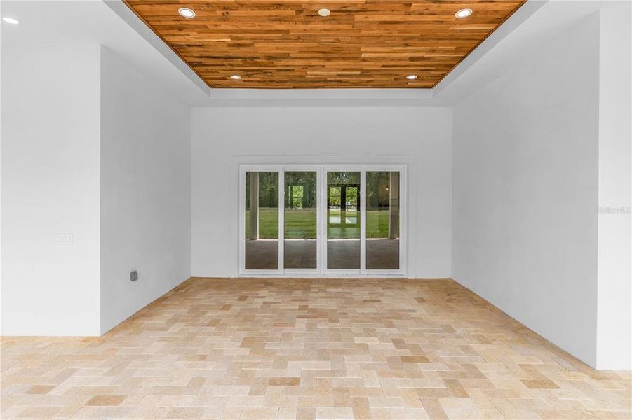 Spacious, unfurnished interior of a new home in , Orlando (Image 42).