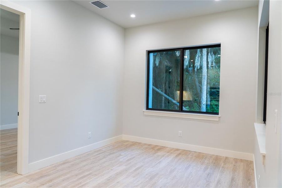 Spacious, unfurnished interior of a new home in , North Port (Image 20).