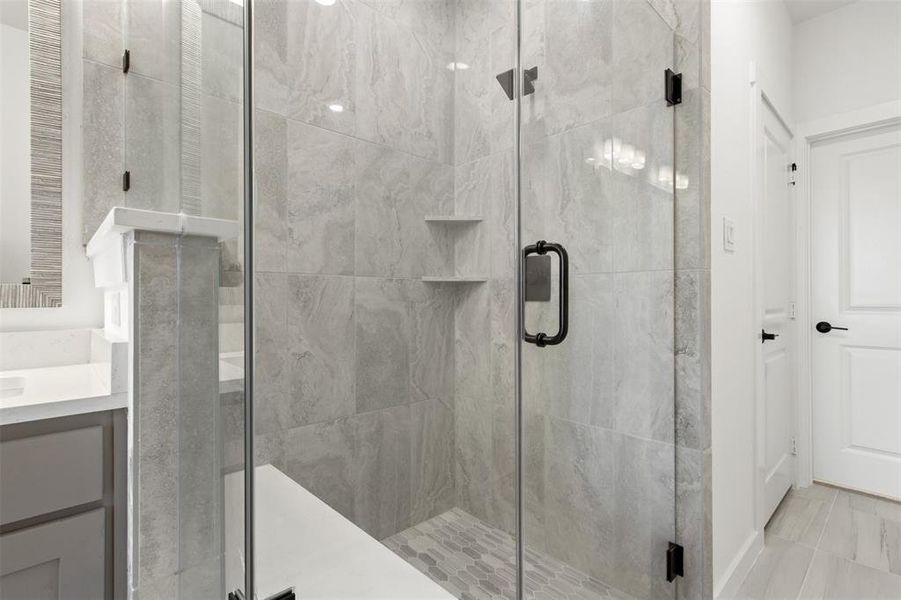 021-2833ConcordDrive-Wylie-TX-75098-PrimaryBathroom.jpg-SMALL