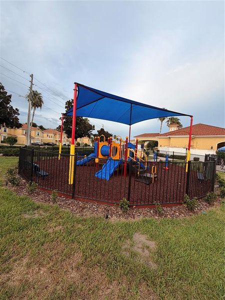 Community amenities in , Poinciana (Image 16).