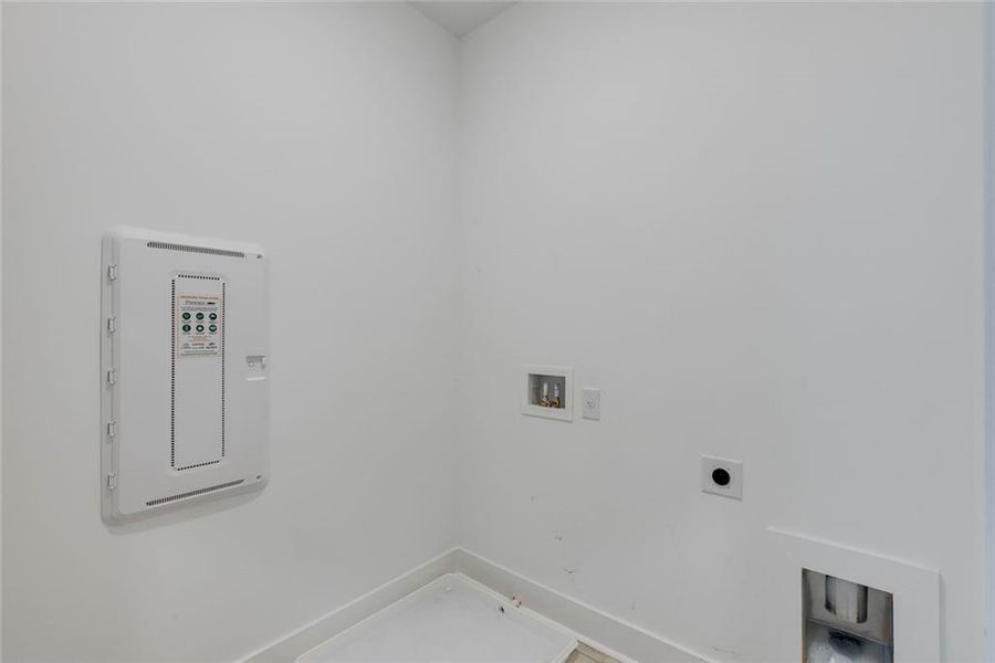 Spacious, unfurnished interior of a new home in Ashbury, Roswell (Image 47).