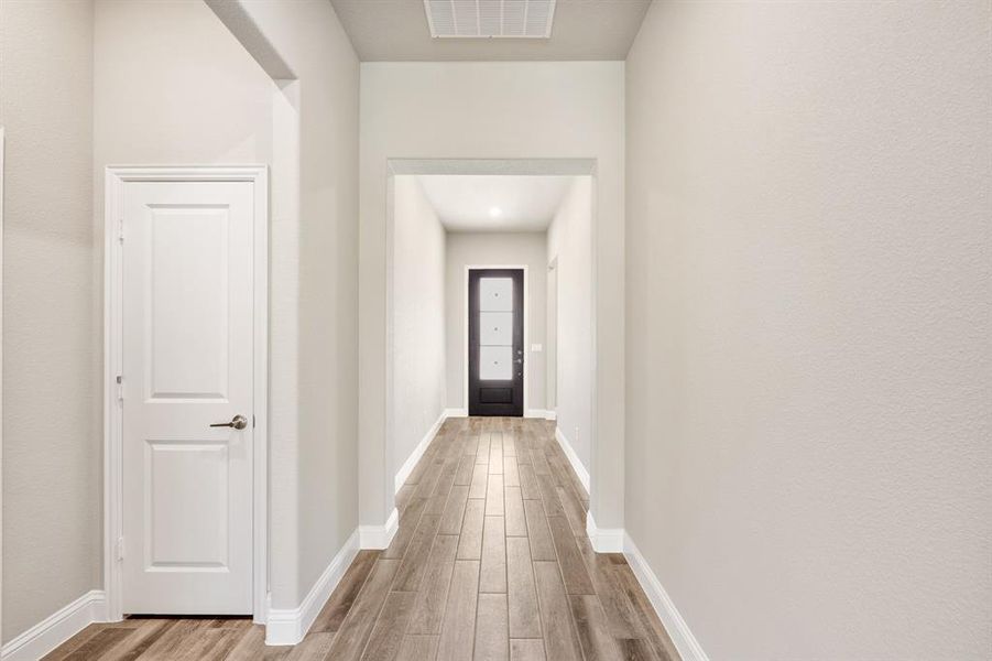 Spacious, unfurnished interior of a new home in Sonoma Verde, McLendon-Chisholm (Image 27).