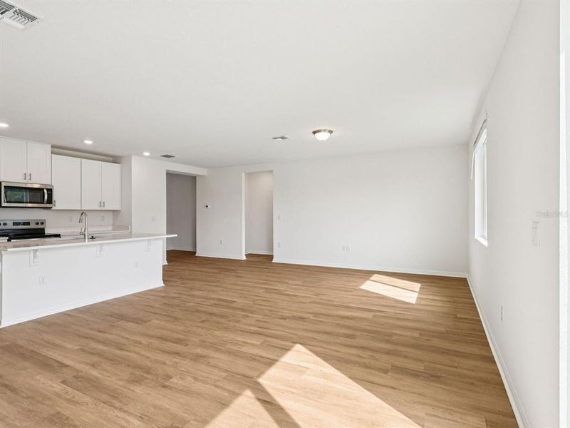 Spacious, unfurnished interior of a new home in Benton Hills - Classic Series, Brooksville (Image 14).