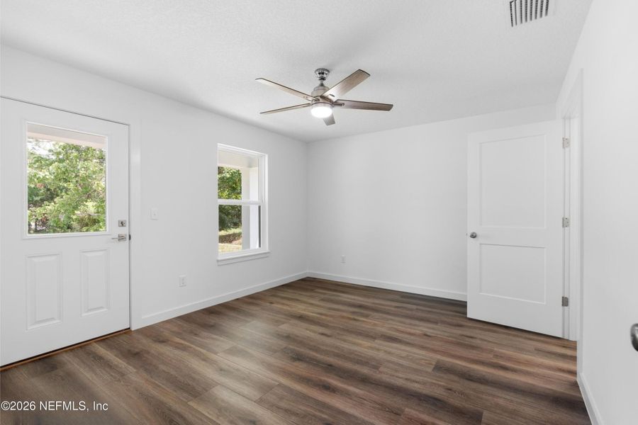 Spacious, unfurnished interior of a new home in , St. Augustine (Image 10).