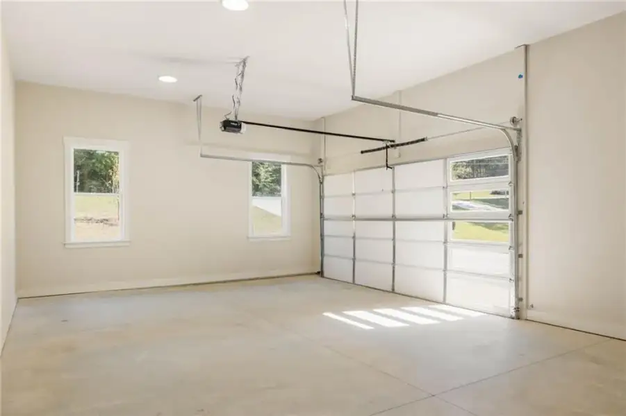 Spacious, unfurnished interior of a new home in , Snellville (Image 34). Spacious, unfurnished interior of a new home in , Snellville (Image 34).