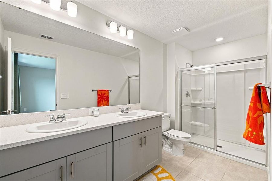 Furnished interior view inside a new home in , Kissimmee (Image 34).