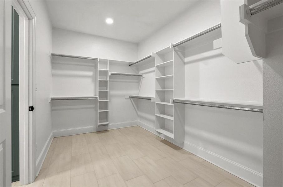 Spacious, unfurnished interior of a new home in , Athens (Image 31).