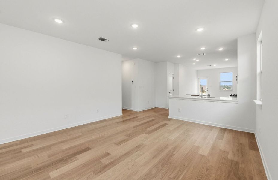 Spacious, unfurnished interior of a new home in La Cima, San Marcos (Image 18).