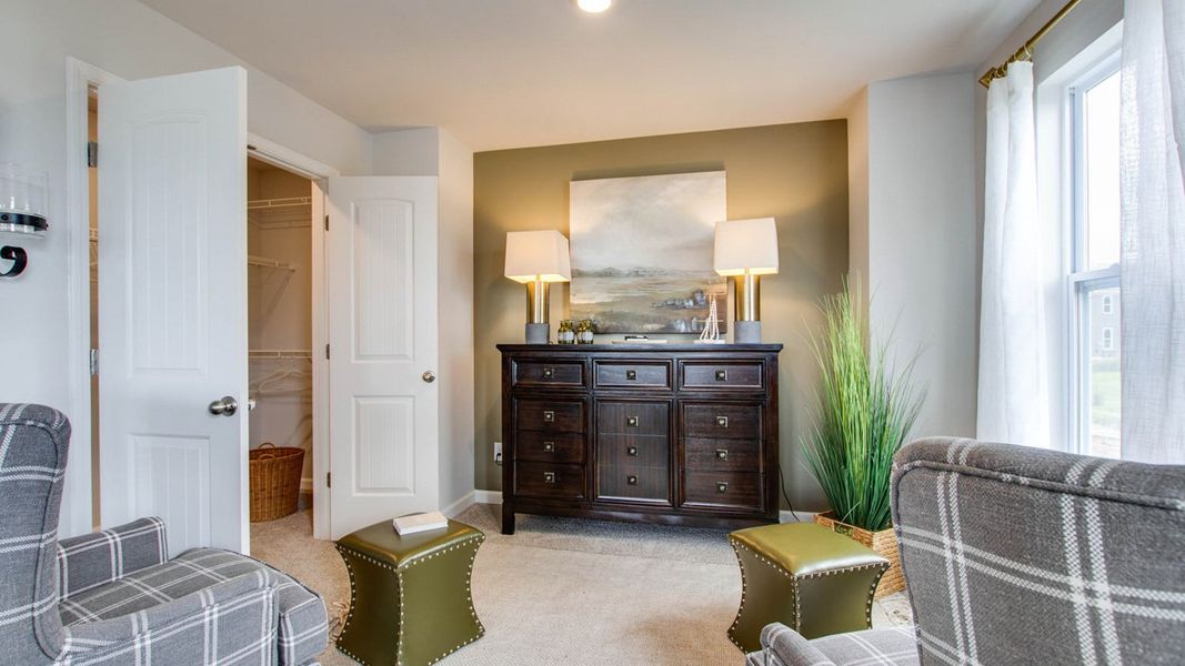 Representative furnished interior of a home built from the OWENS by D.R. Horton in Woodbridge Glen Townhomes, Lebanon (Image 24).